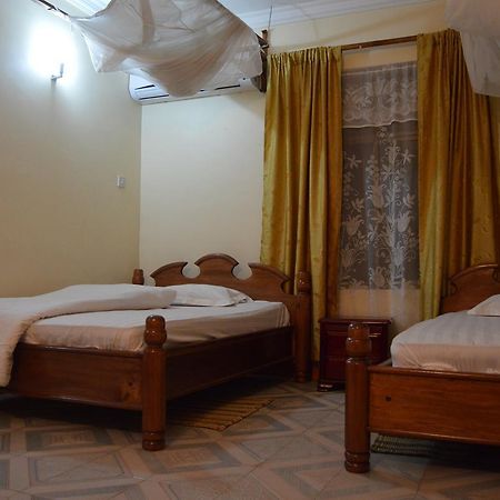 Twiga Lodge And Campsite Mto wa Mbu Ngoại thất bức ảnh