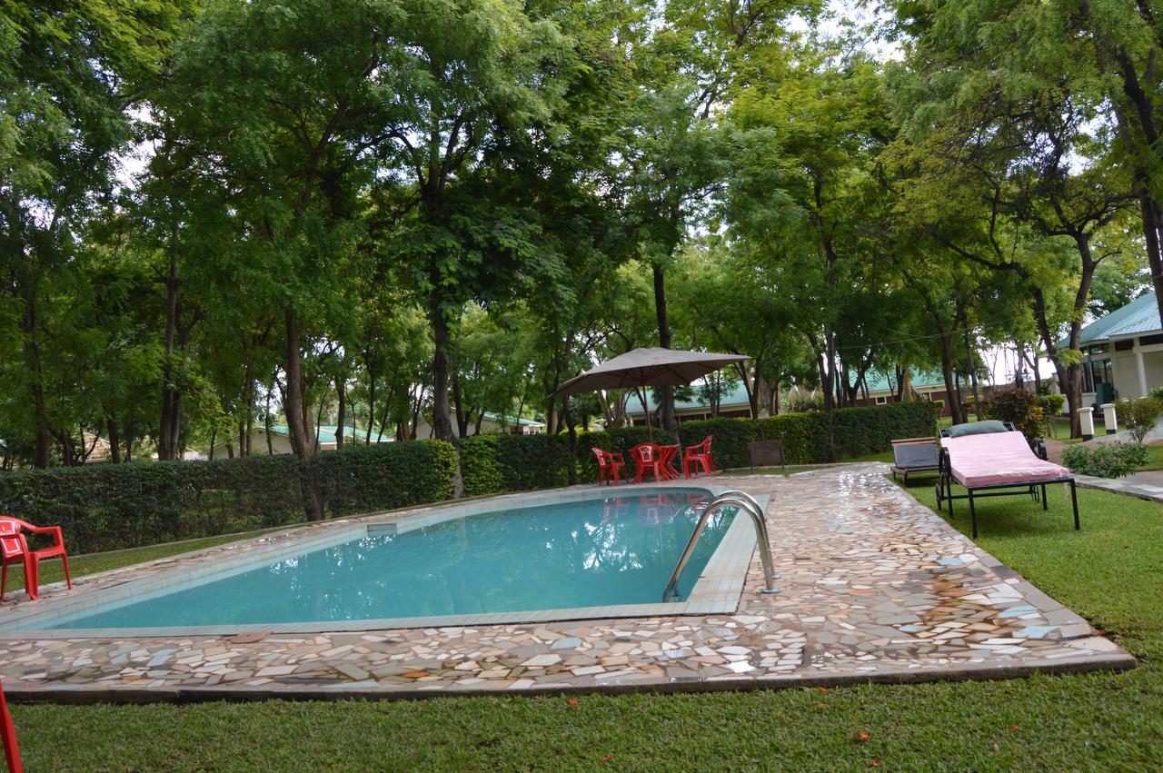 Twiga Lodge And Campsite Mto wa Mbu Ngoại thất bức ảnh
