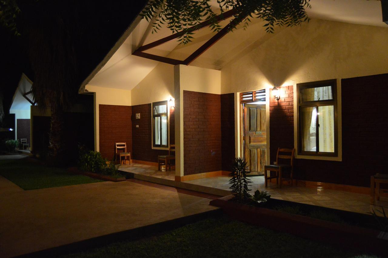 Twiga Lodge And Campsite Mto wa Mbu Ngoại thất bức ảnh
